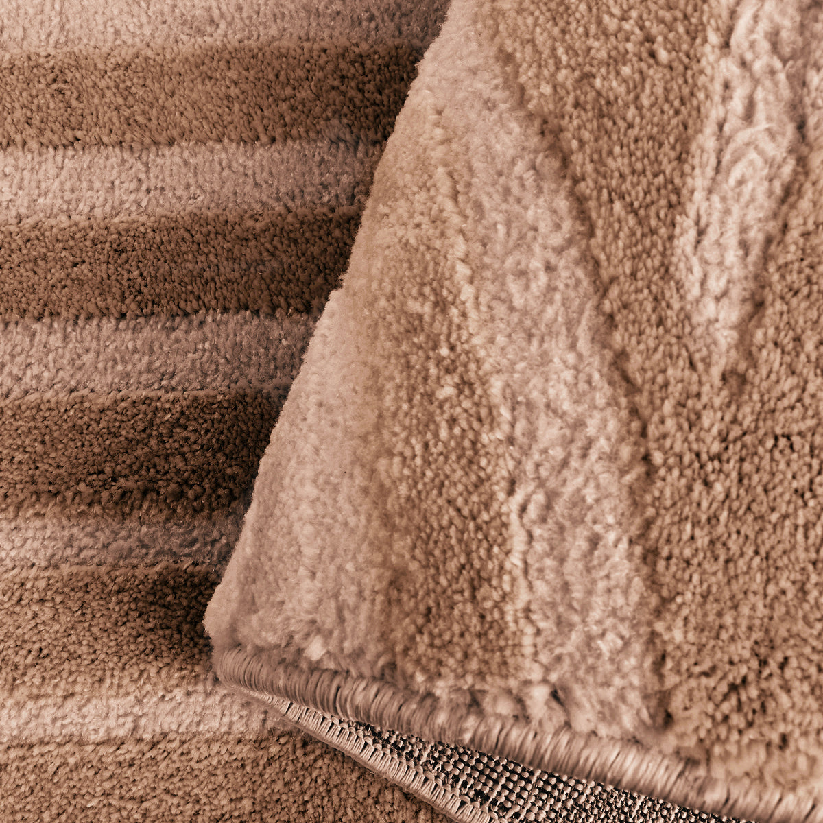 Tapis motif en relief mocca : BIA163MOC BIANCA