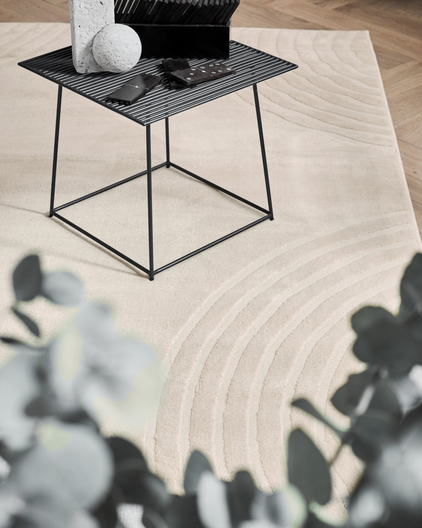 Tapis poils ras motif arc en relief crème : BLO1030CRE BLOOM