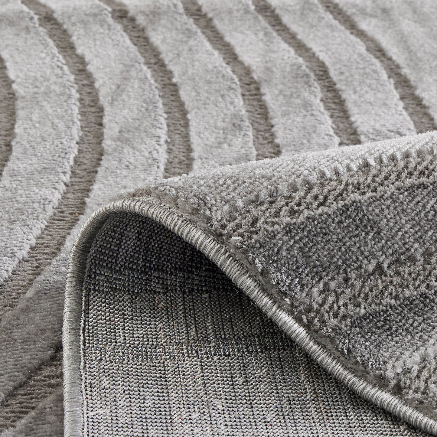 Tapis poils ras motif arc en relief gris : BLO1030GRI BLOOM