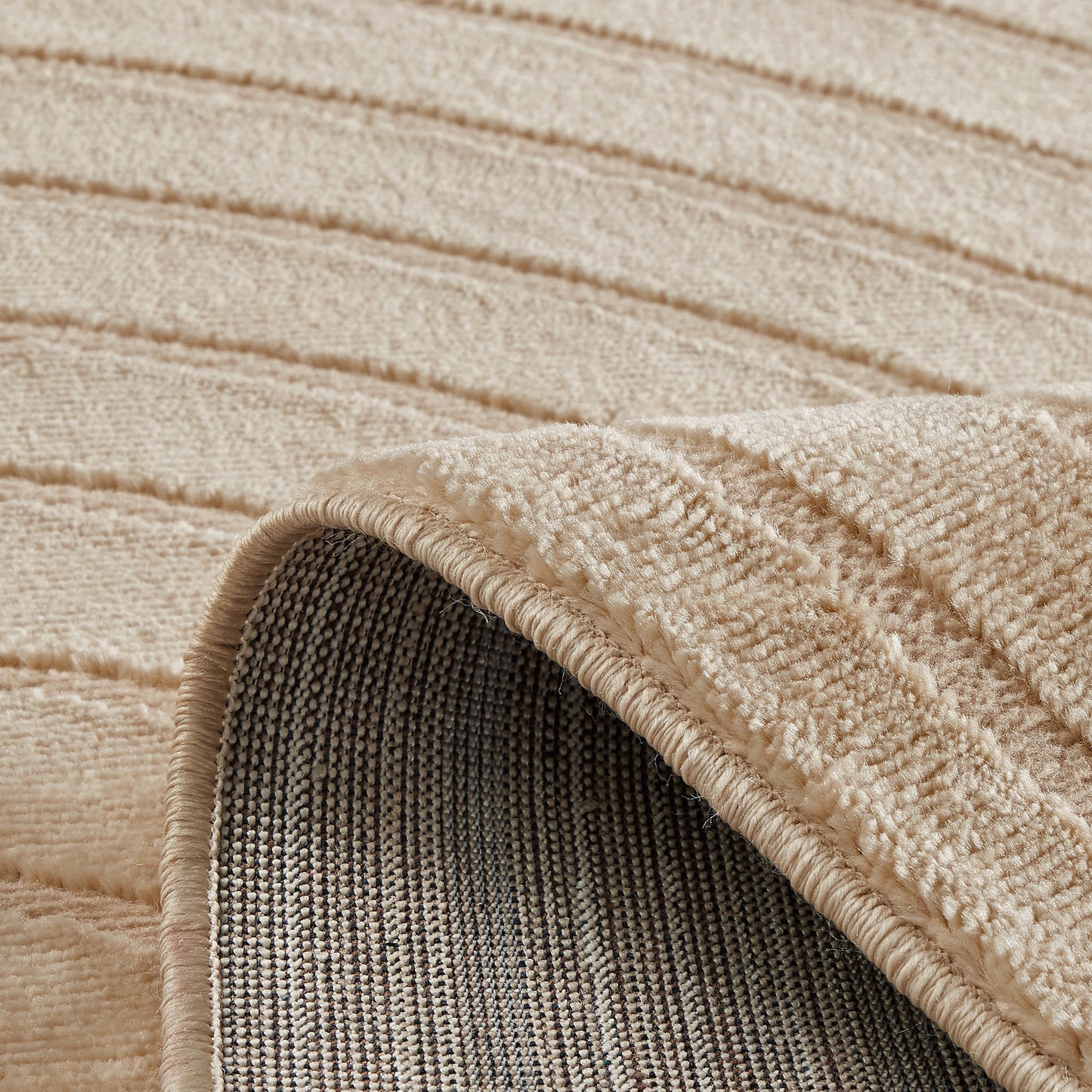 Tapis poils ras motif en relief beige : BLO1042BEI BLOOM