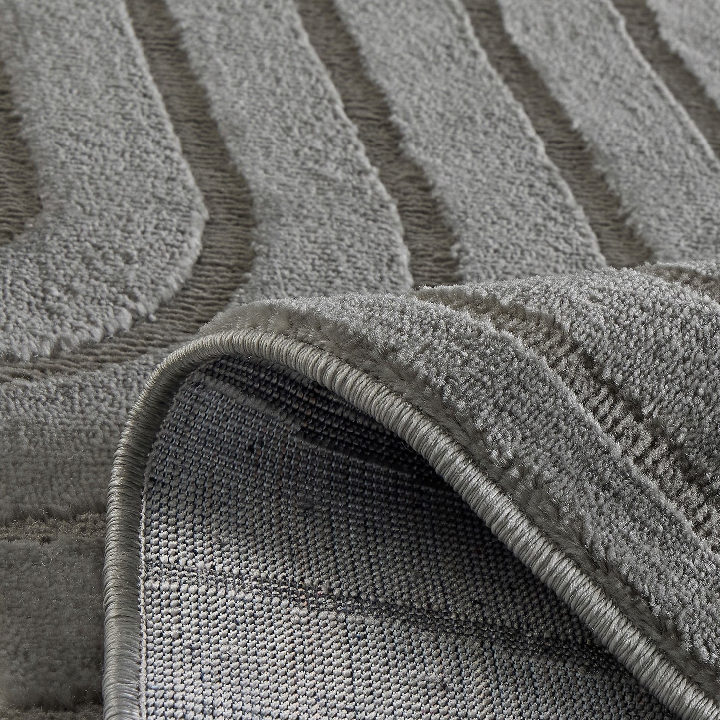 Tapis poils ras motif en relief gris : BLO1042GRI BLOOM