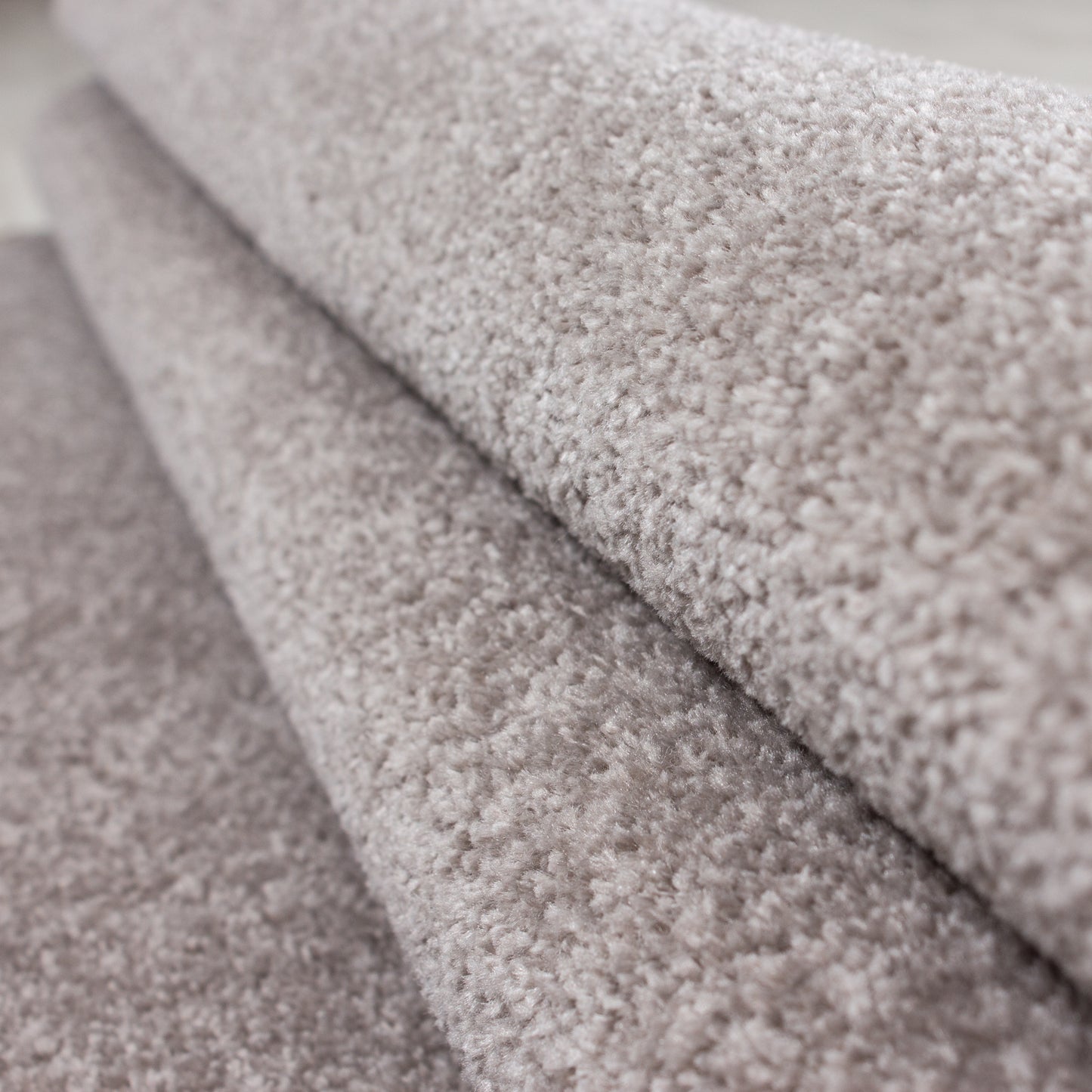 CALIFORNIE - Tapis uni à poils courts - CAL7000BEI