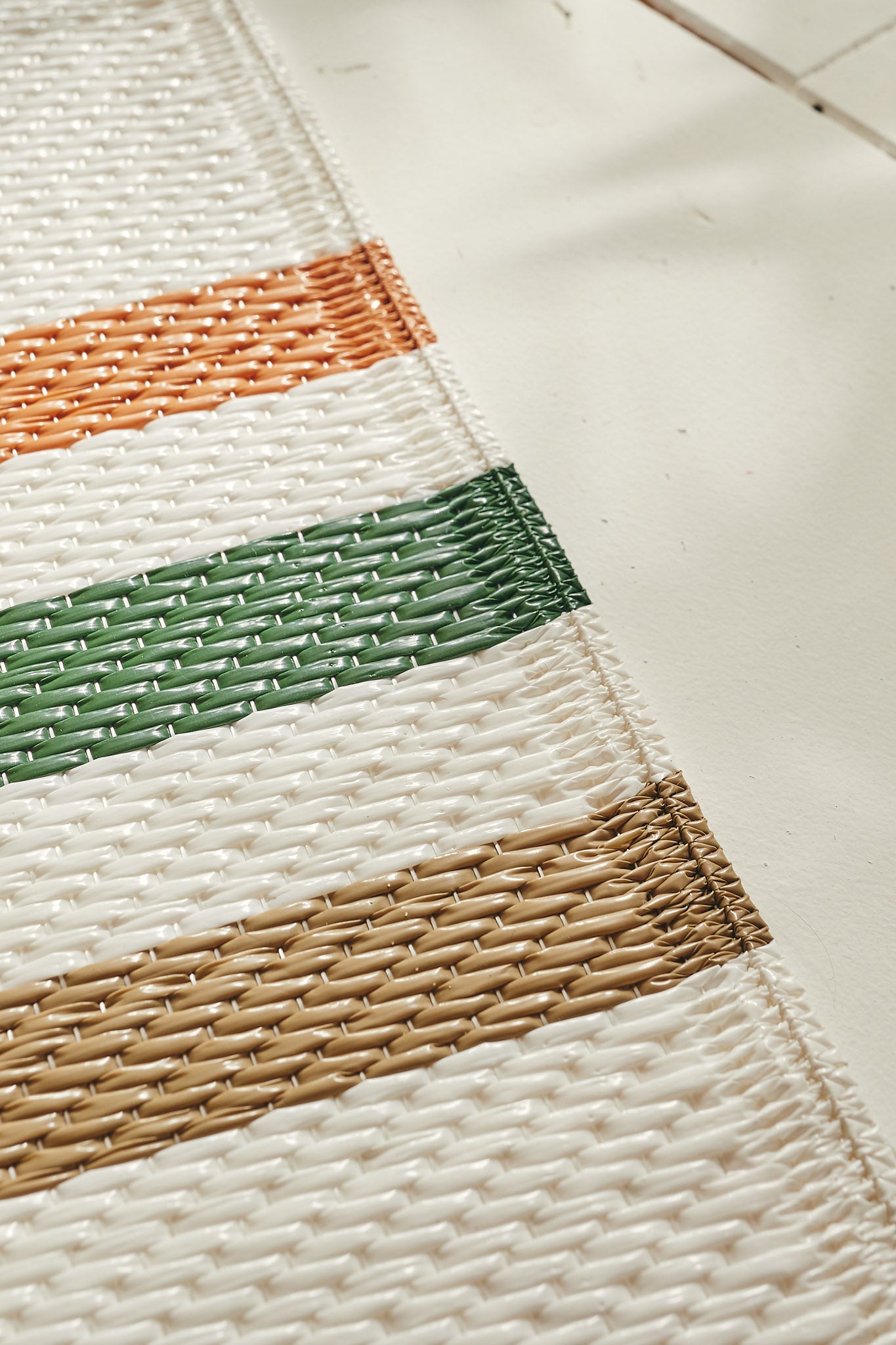 Tapis d'extérieur motifs rayures vert : CAP1742VER CAPRI