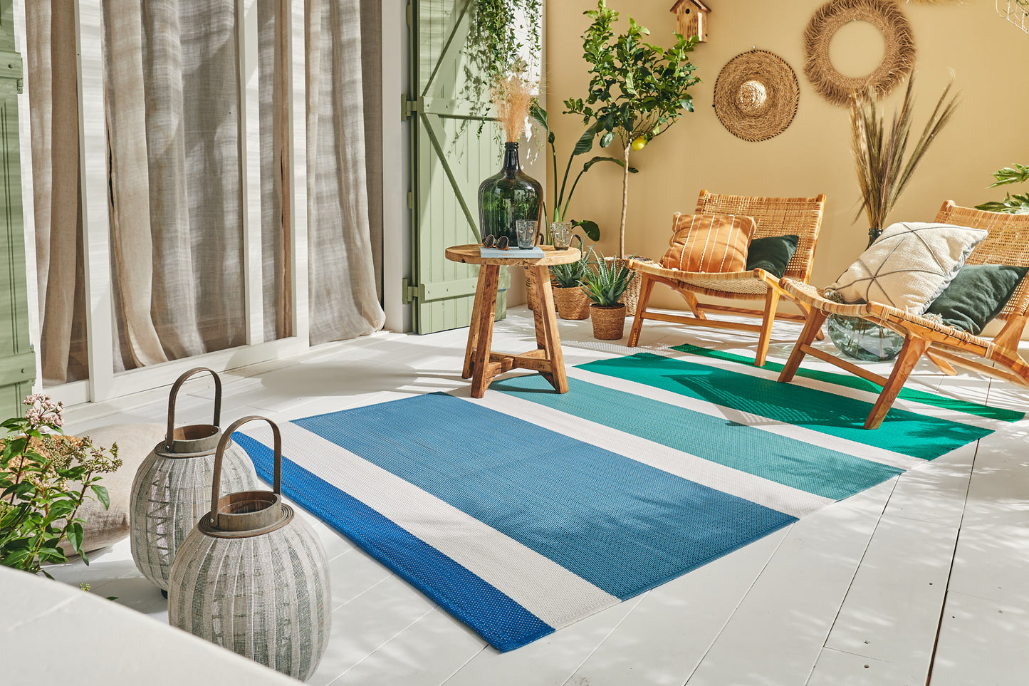 Tapis d'extérieur motif ligne dégradée vert : CAP1744VER CAPRI