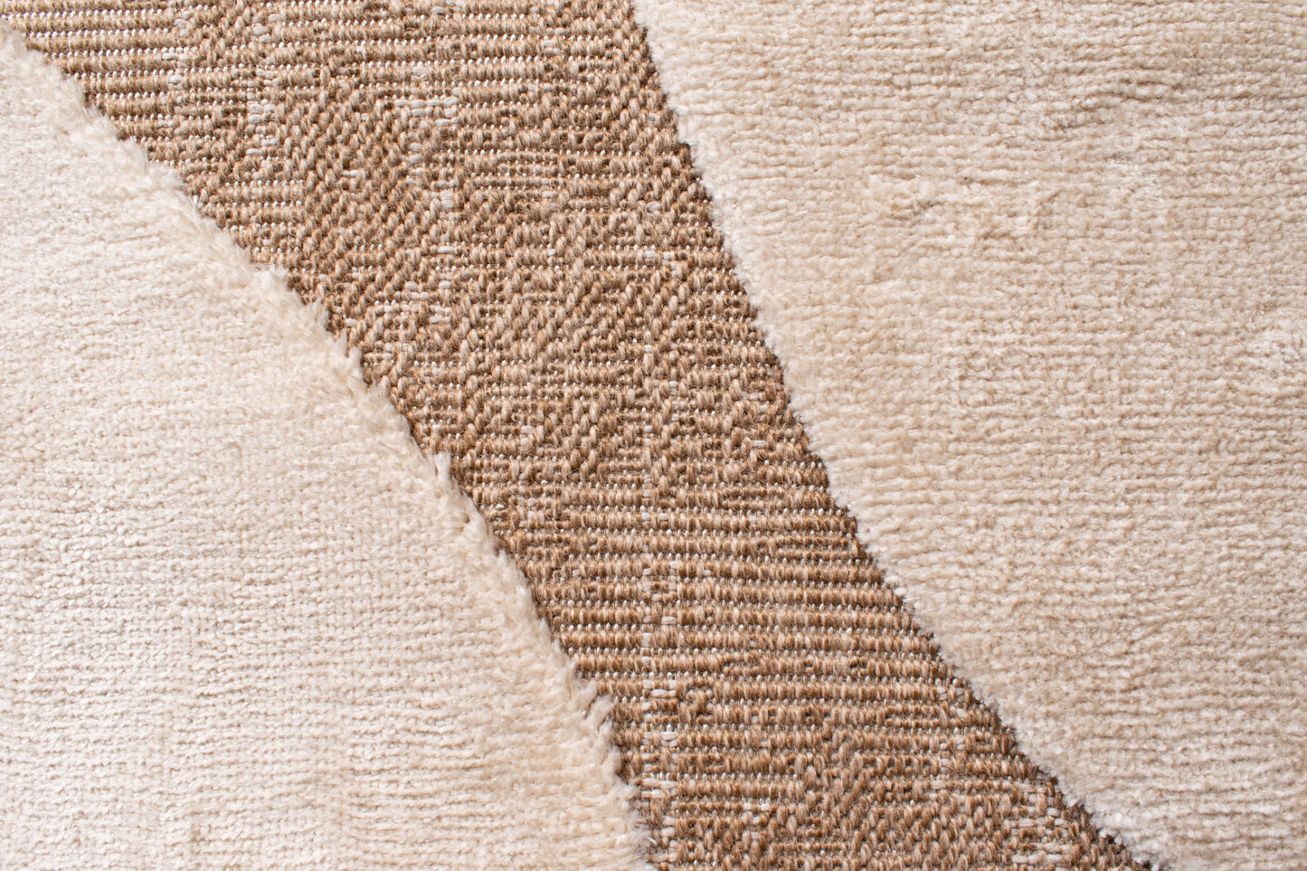 Tapis aspect jute motif abstrait doux : PAL9489BLA PALMA