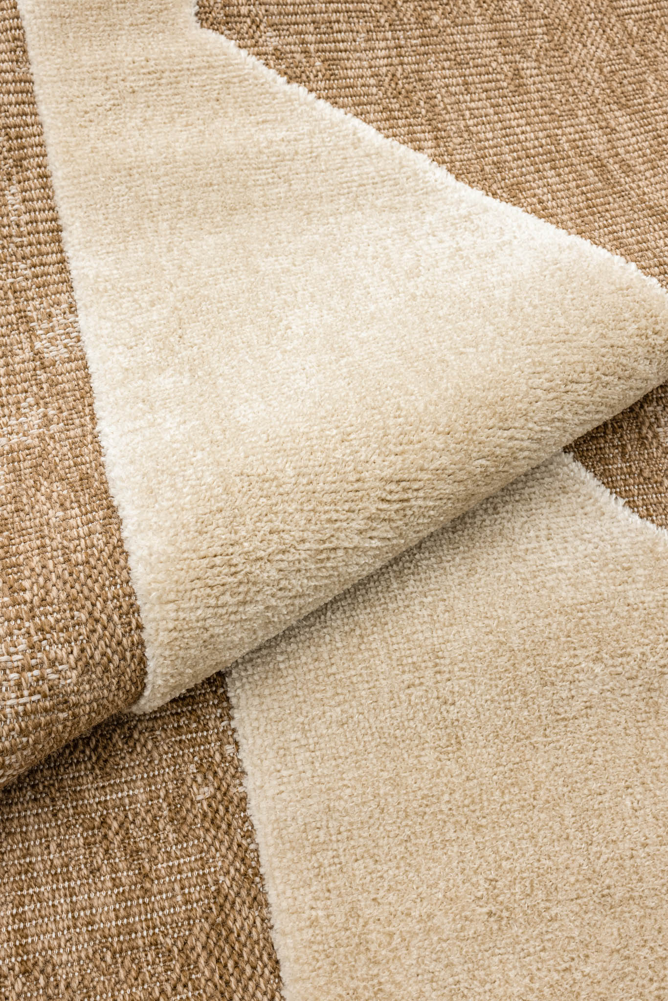 Tapis aspect jute motif abstrait doux : PAL9489BLA PALMA