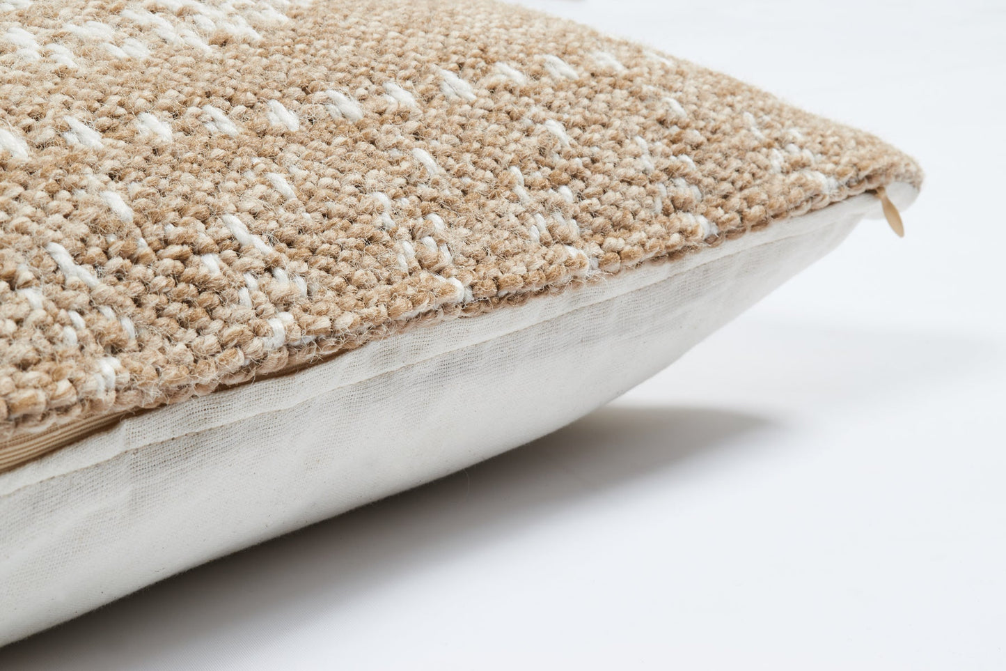 Housse de coussin motifs oriental blanc effet jute naturel Nazar rugs
