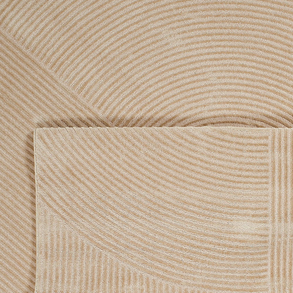 Tapis motif géométrique poils en relief beige Nazar rugs
