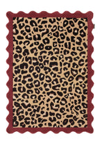 Âme fauve – Tapis en laine motif léopard - bordeaux Âme fauve