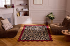 Âme fauve – Tapis en laine motif léopard - bordeaux Âme fauve