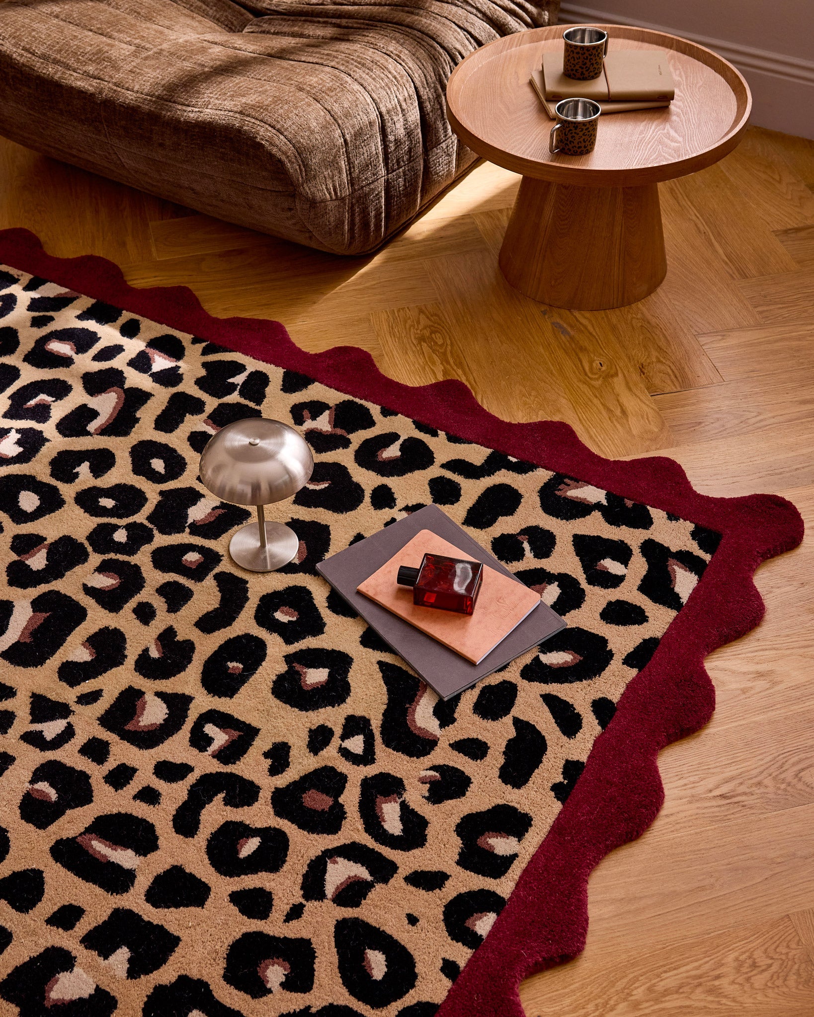 Âme fauve – Tapis en laine motif léopard - bordeaux Âme fauve