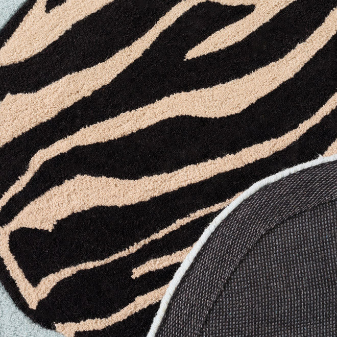 Âme fauve – Tapis en laine zébré - bleu Âme fauve