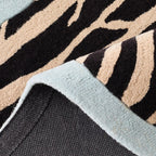 Âme fauve – Tapis en laine zébré - bleu Âme fauve