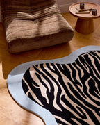 Âme fauve – Tapis en laine zébré - bleu Âme fauve