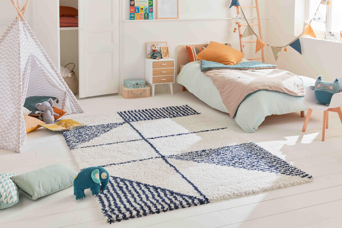 Tapis enfant crème bleu à motifs géométriques : AQU131BLE AQUARELLE