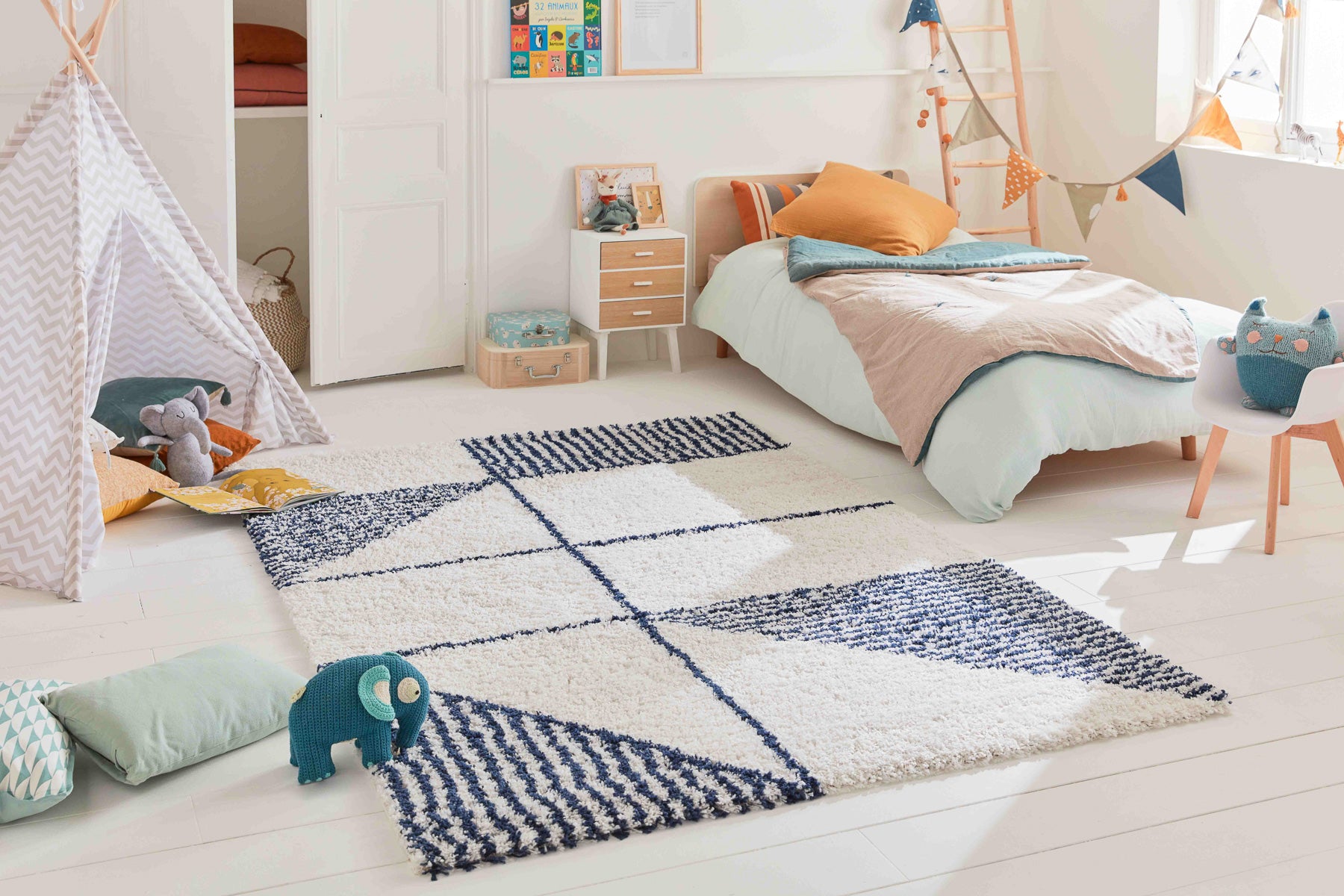 Tapis enfant crème bleu à motifs géométriques : AQU131BLE AQUARELLE