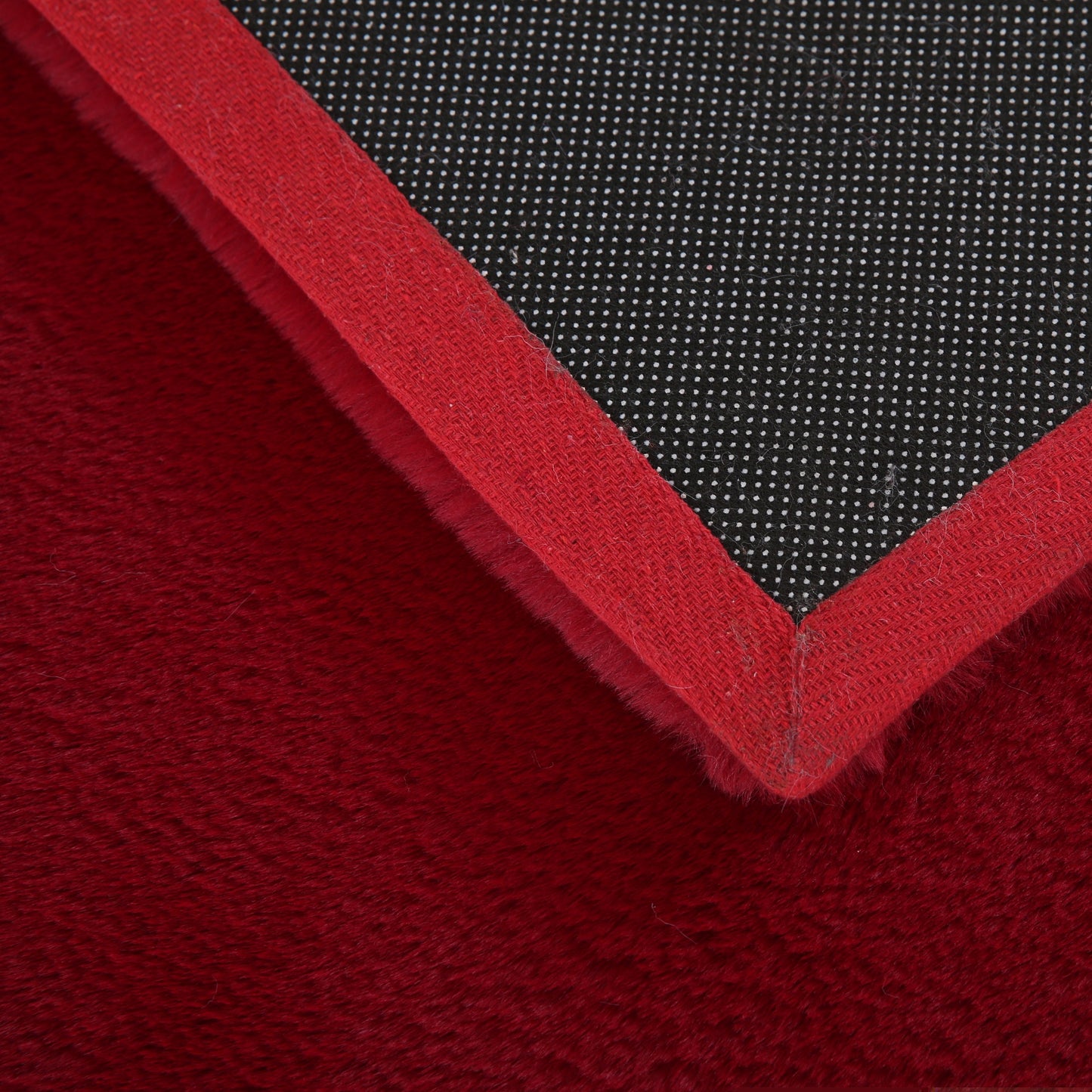 BARROW - Tapis uni doux à poils longs - BAR5100ROU