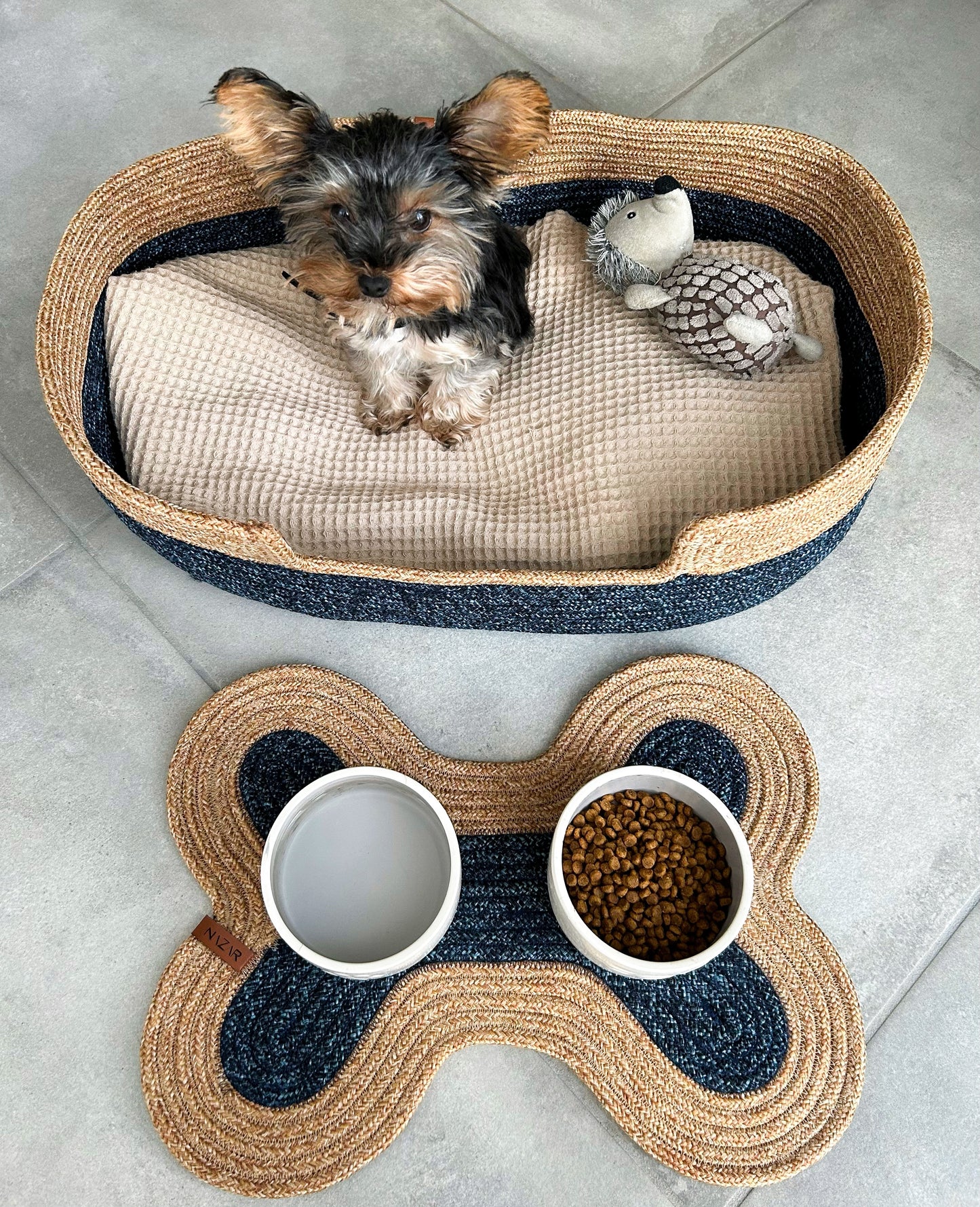 Panier pour animaux et support de gamelles fait main bleu : BEL4401BLE BELEM
