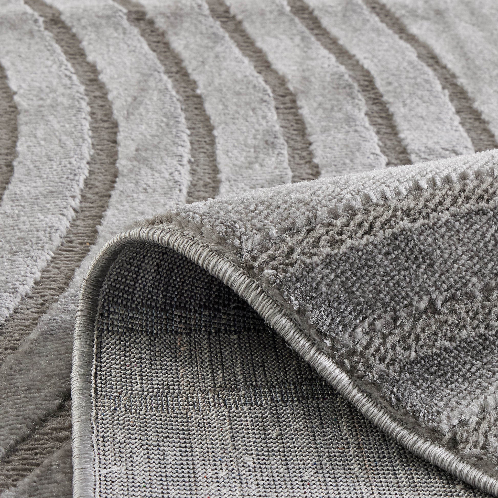 Tapis poils ras motif arc en relief gris : BLO1030GRI BLOOM