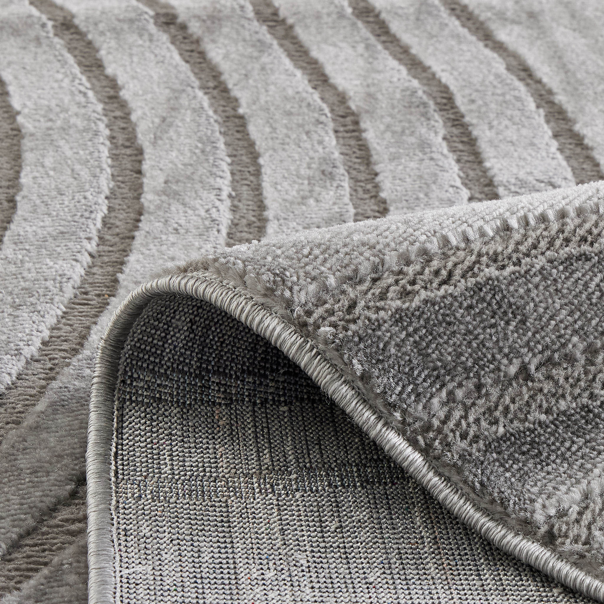Tapis poils ras motif arc en relief gris : BLO1030GRI BLOOM