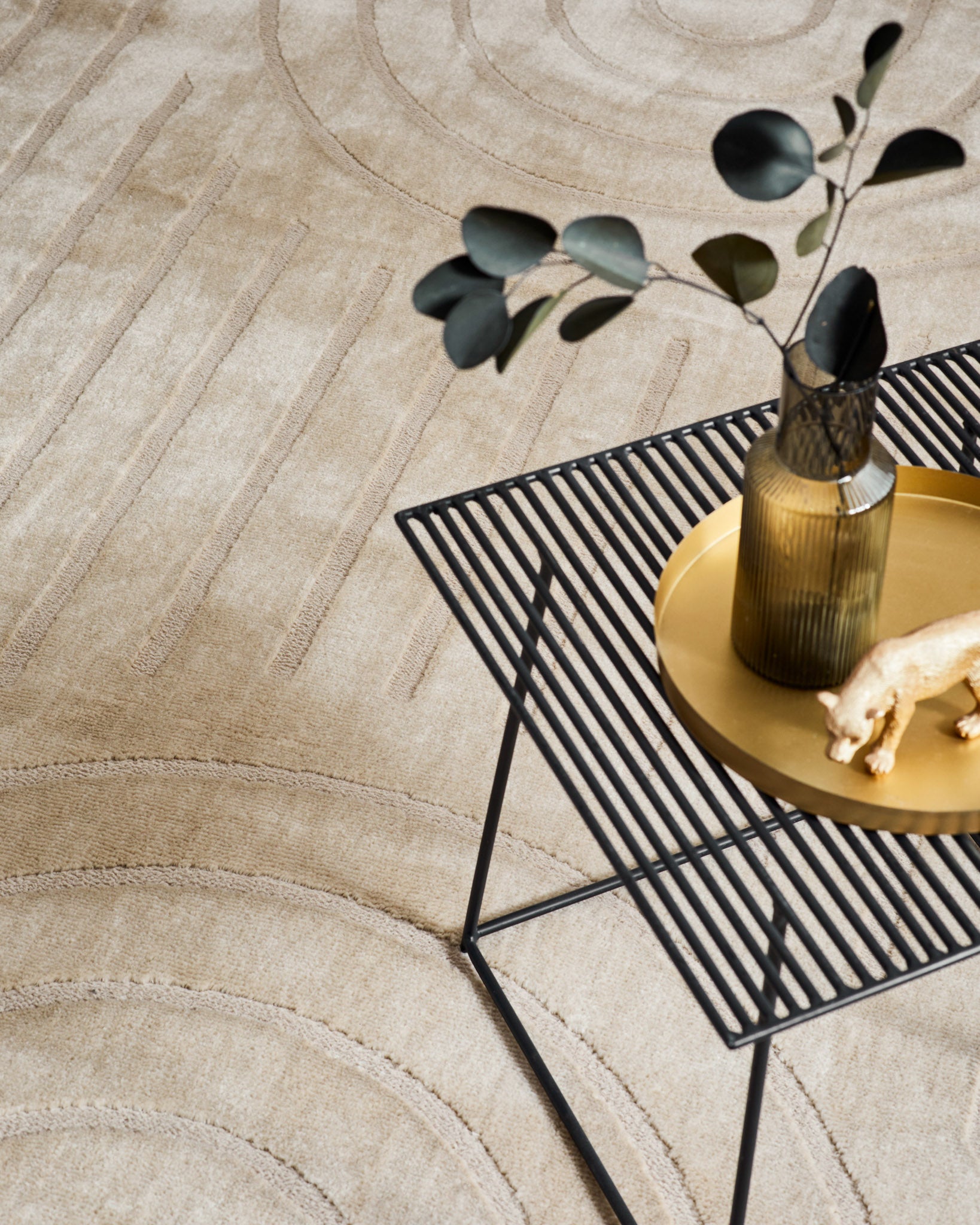 Tapis poils ras motif arc de cercle en relief beige : BLO1037BEI BLOOM