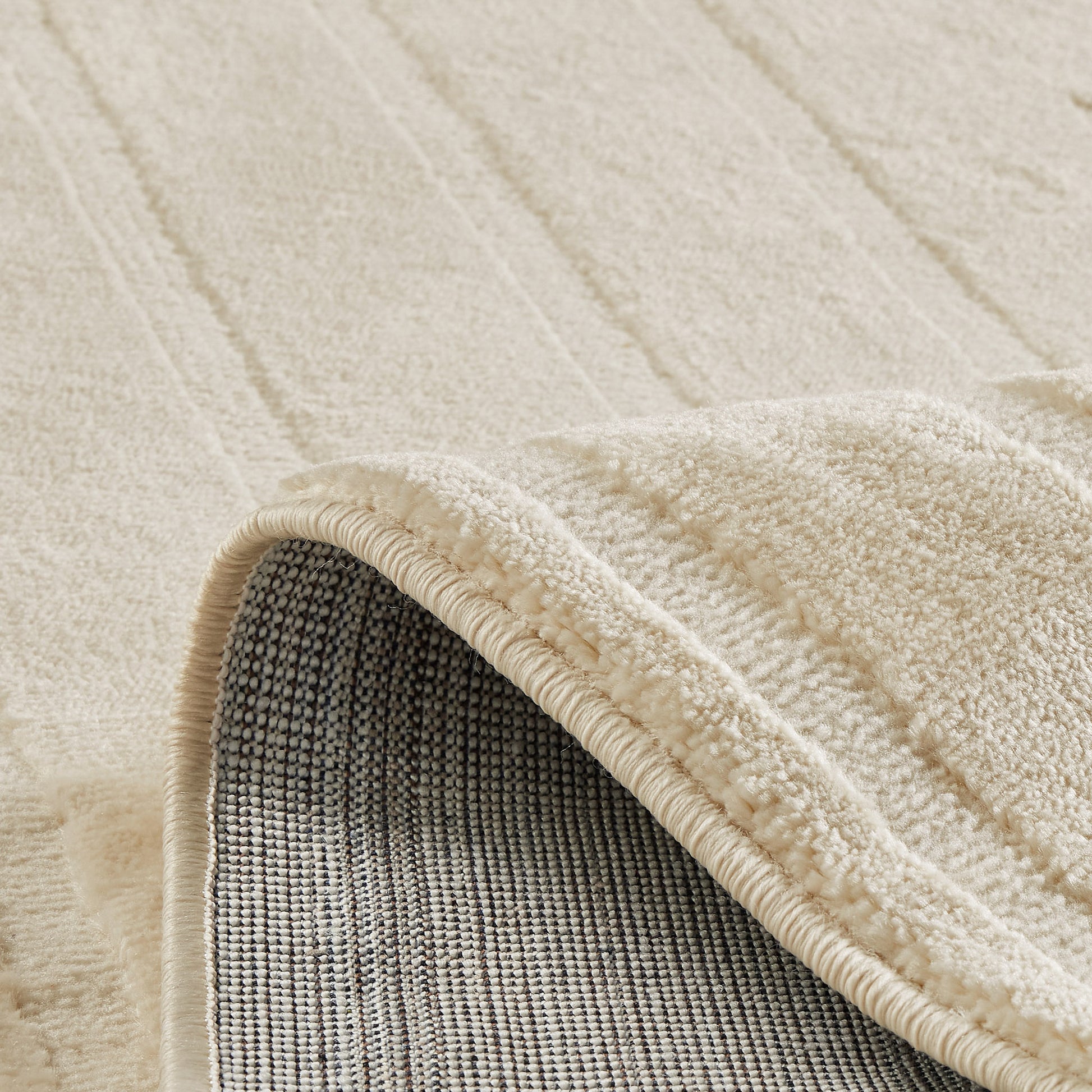 Tapis poils ras motif arc de cercle en relief crème : BLO1037CRE BLOOM