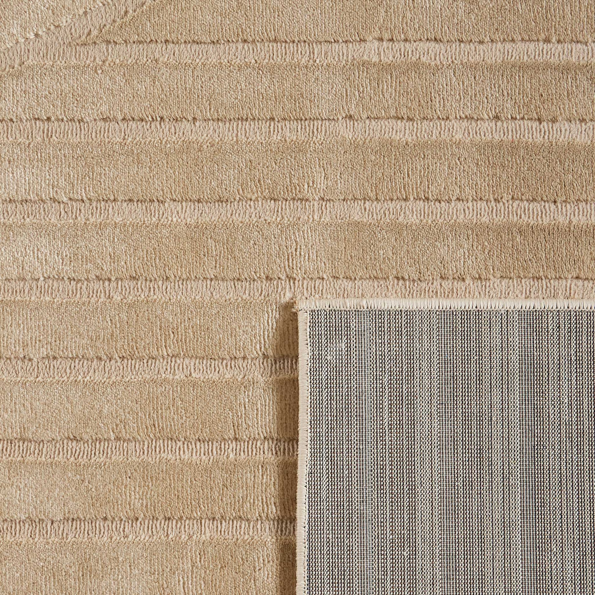 Tapis poils ras motif en relief beige : BLO1042BEI BLOOM
