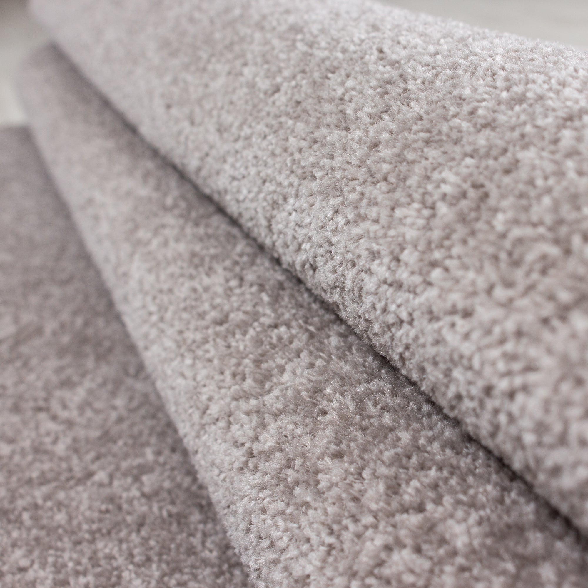 CALIFORNIE - Tapis uni à poils courts - CAL7000BEI
