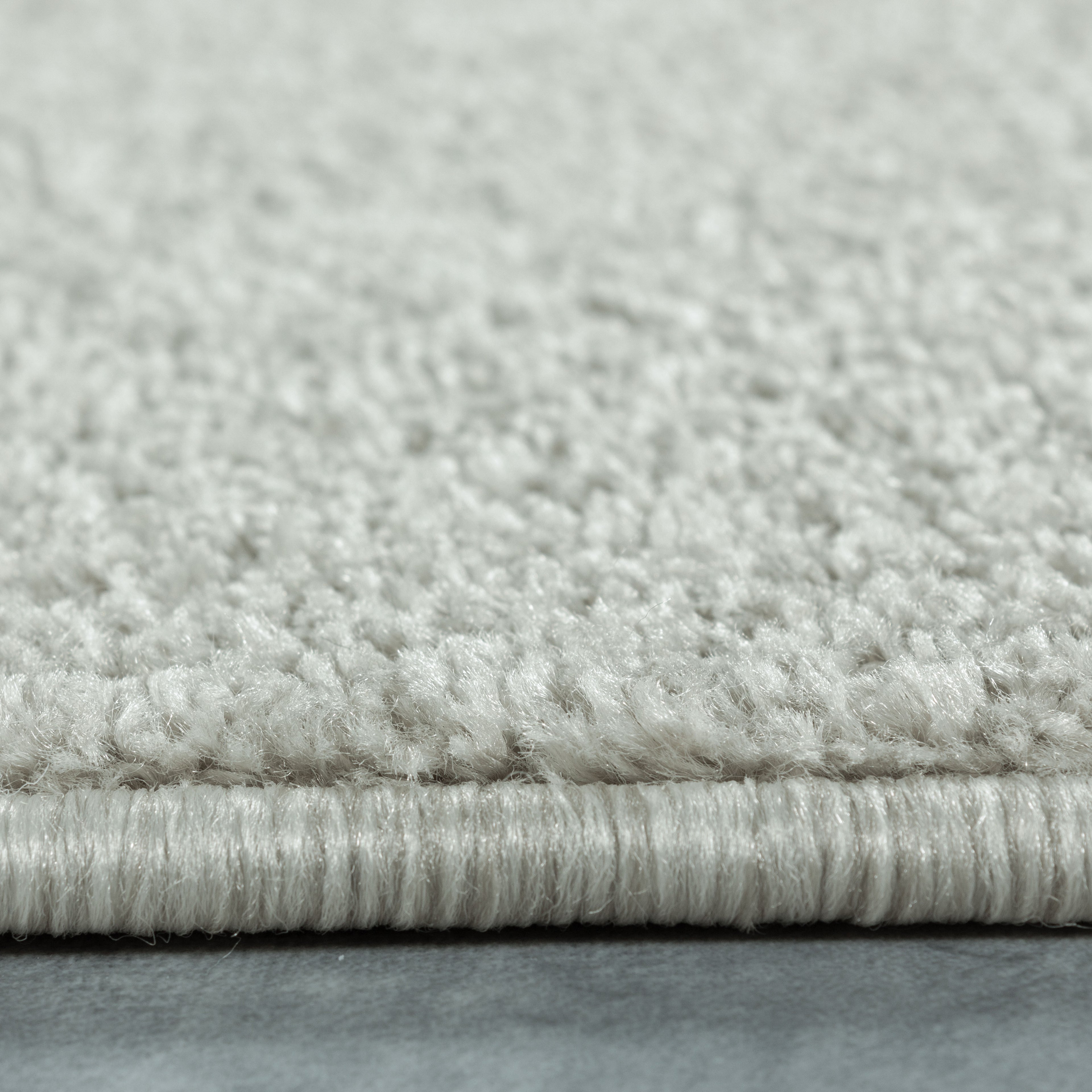 CALIFORNIE - Tapis uni à poils courts - CAL7000CRE