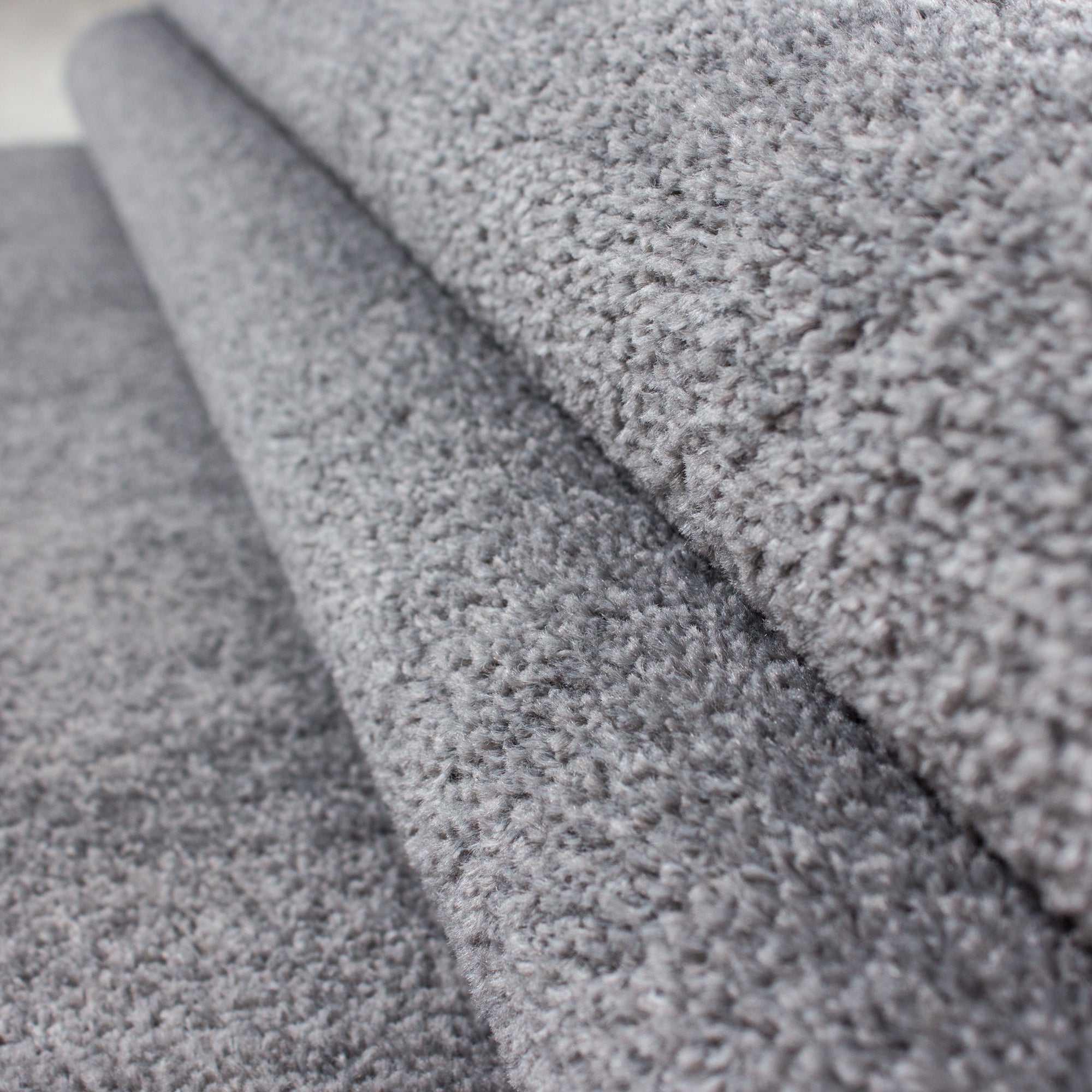 CALIFORNIE - Tapis uni à poils courts - CAL7000GRC