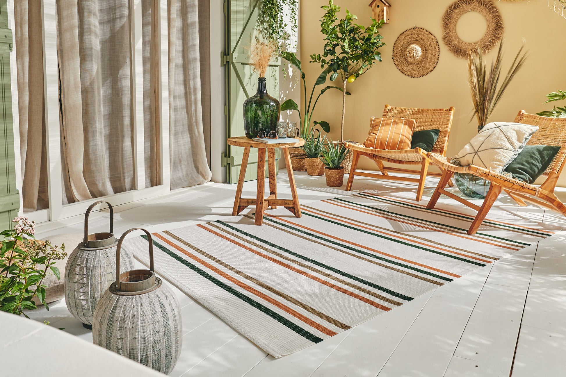 Tapis d'extérieur motifs rayures vert :  CAP1742VER CAPRI