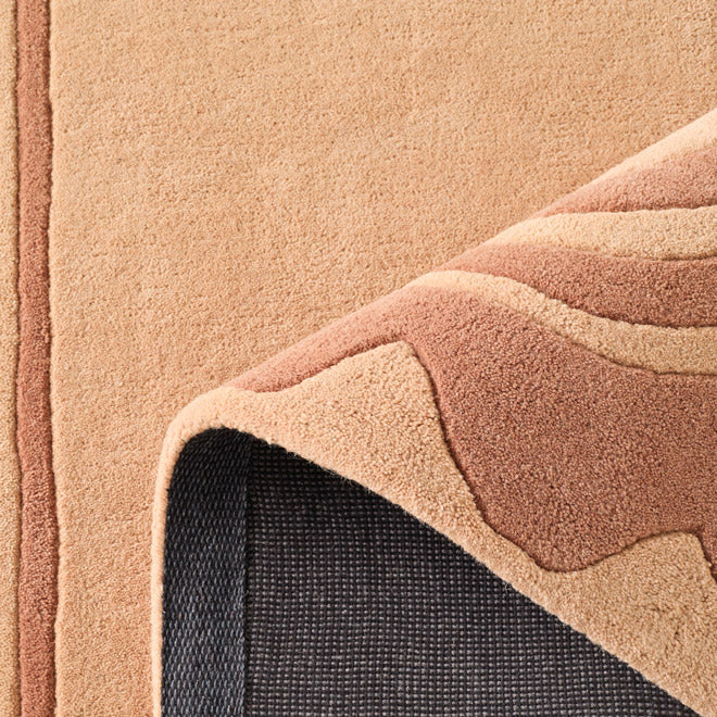 Cèdre blanc – Tapis en laine wavy marron Cèdre blanc