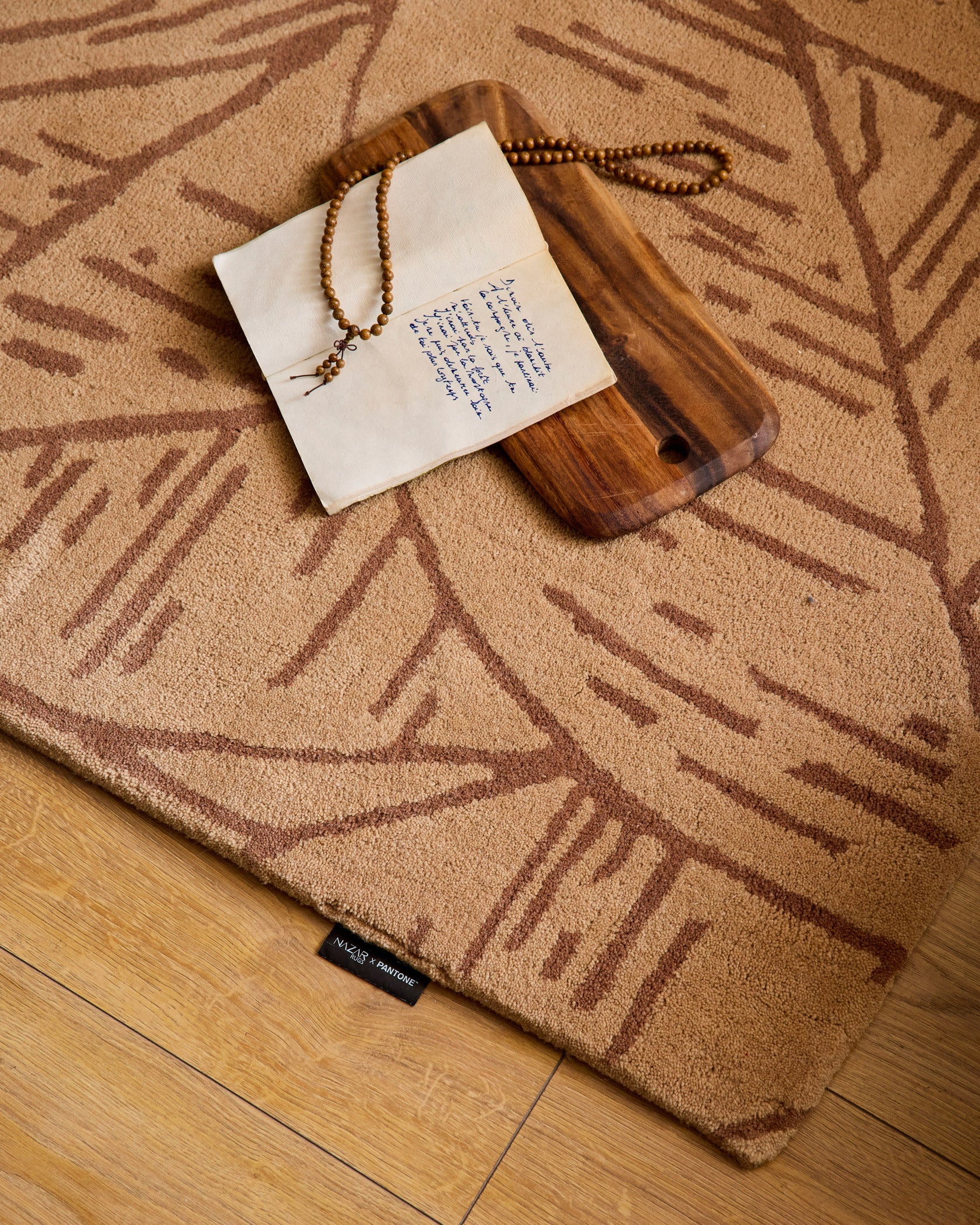 Cèdre blanc – Tapis en laine feuillage - marron Cèdre blanc