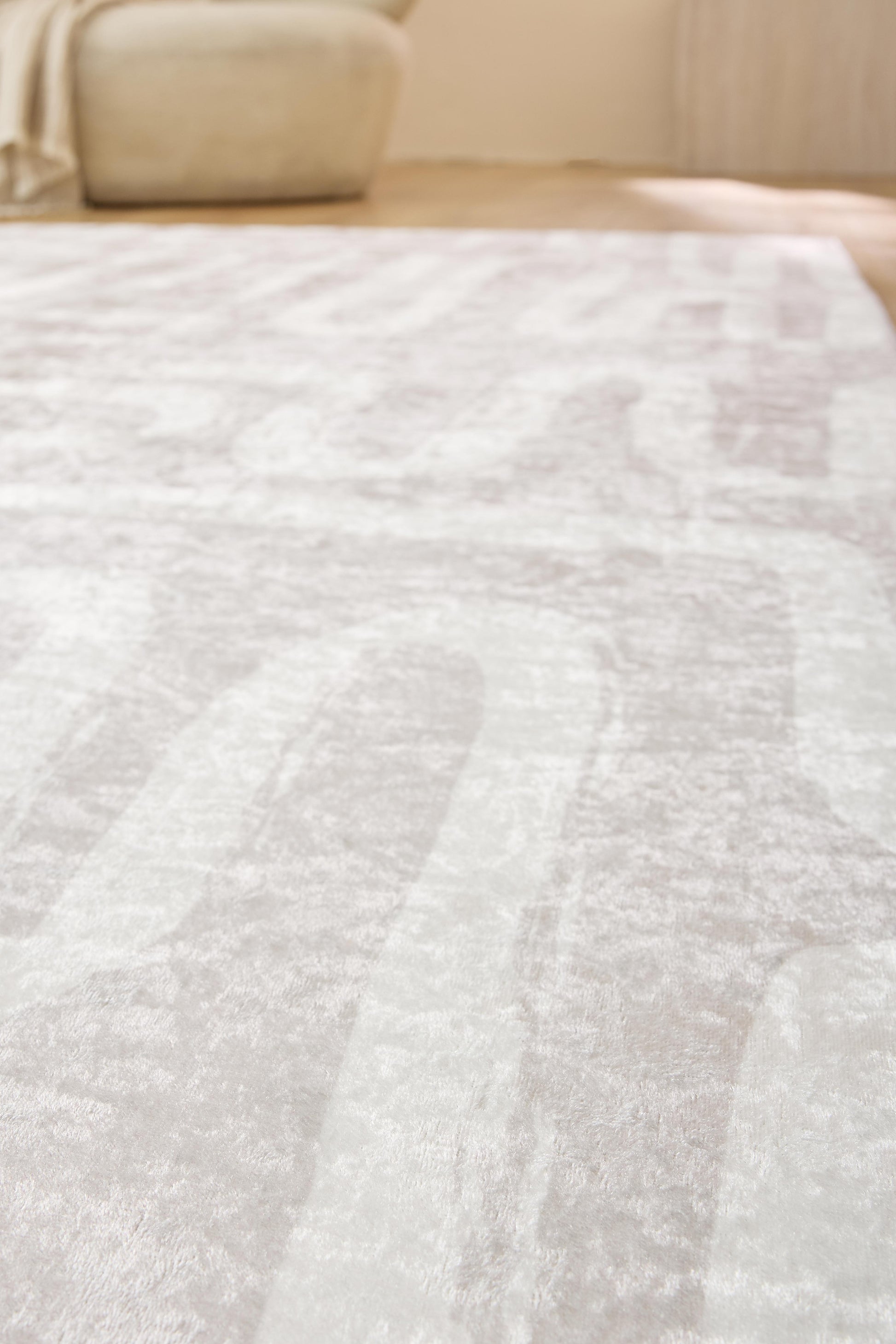Tapis motif géométrique : GRE753BEI GREGE