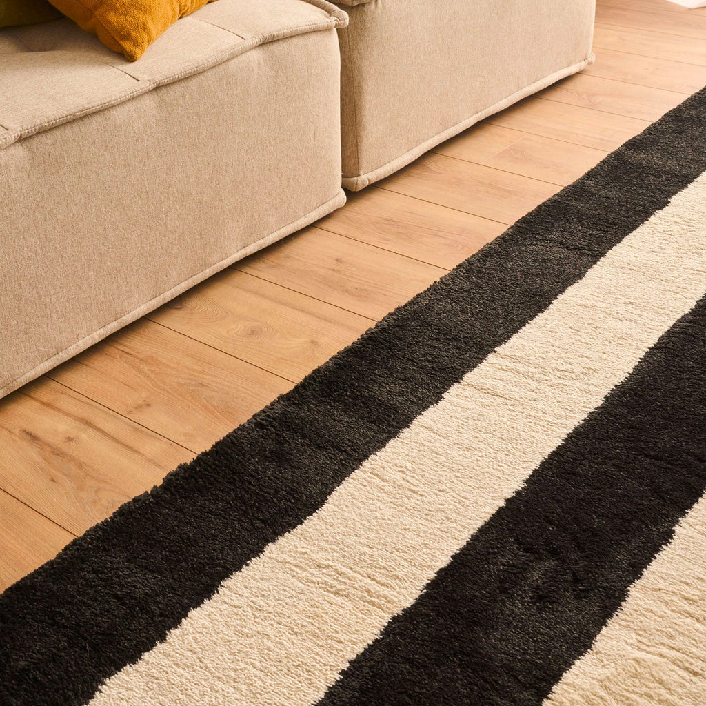 Tapis seventies - Noir rayé - Collection Groovy | Nazar Rugs GROOVY