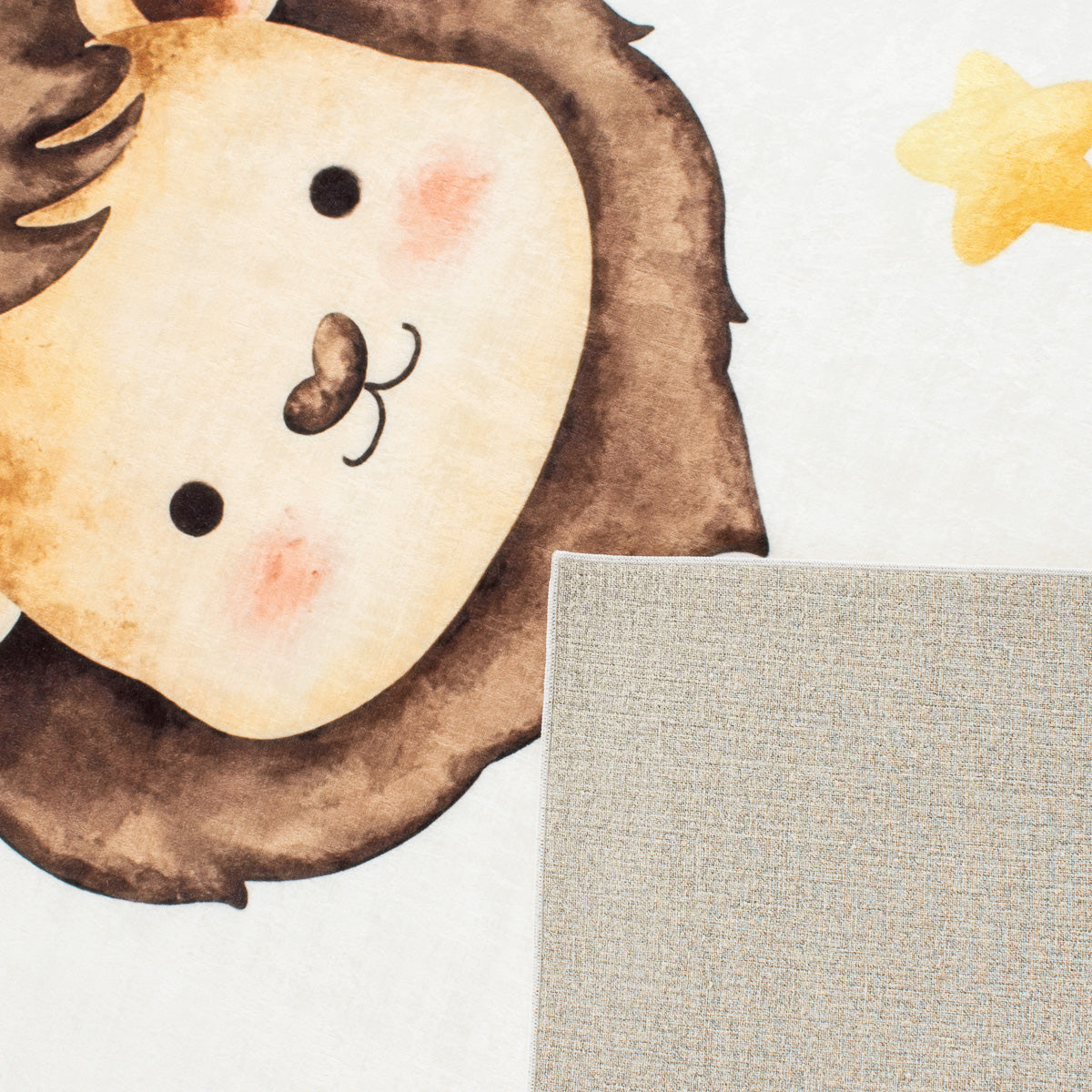 Tapis chambre enfant - Blanc à motifs lions de la jungle - Collection Happy HAPPY