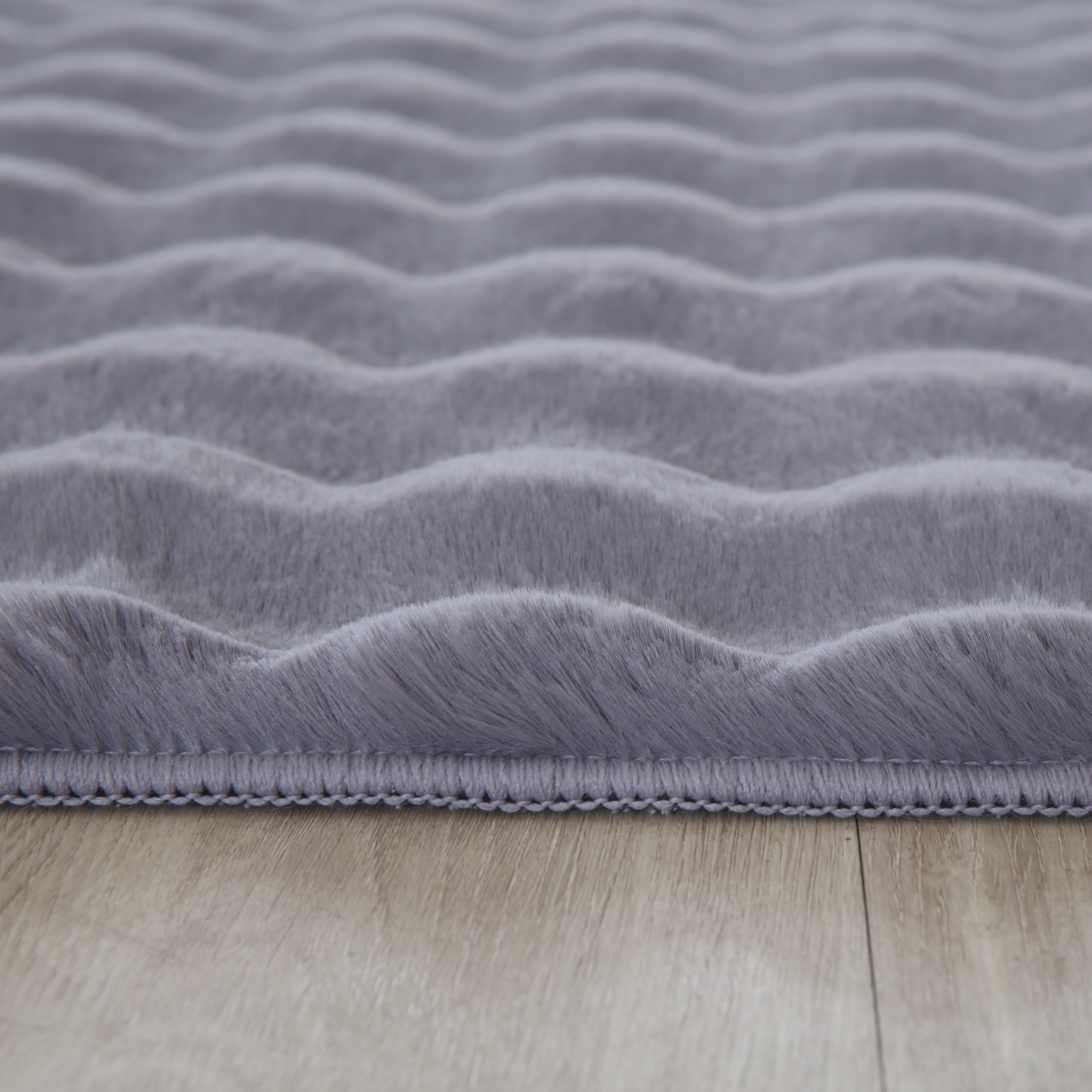 LAPONIE - Tapis uni doux à poils longs effet vague - LAP5110GRI