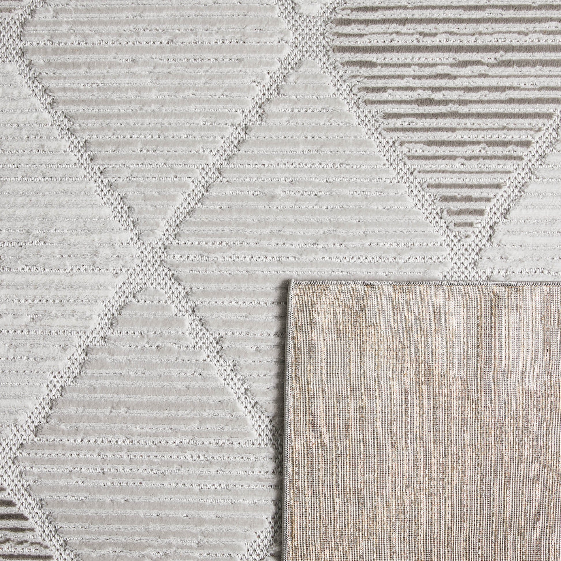 Tapis intérieur extérieur motif petits losanges gris : LOO321GRI LOOPIN