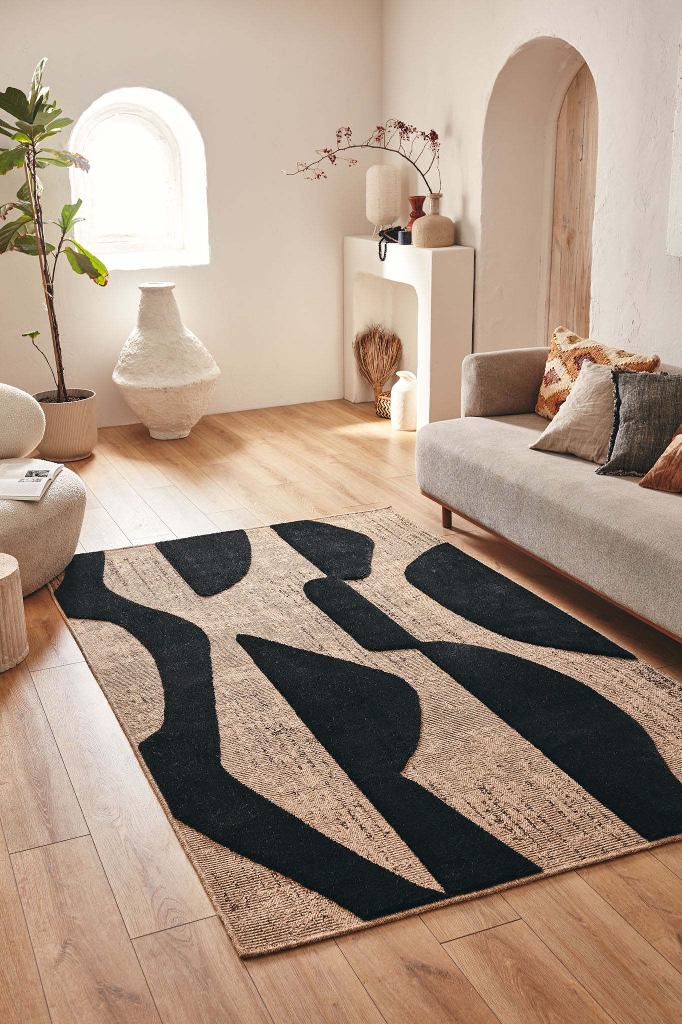 Tapis naturel avec motif en relief noir : PAL9489NOI PALMA