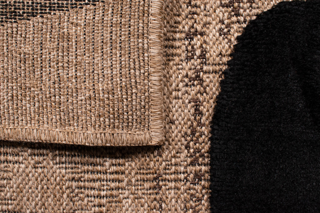 Tapis naturel avec motif en relief noir : PAL9489NOI PALMA