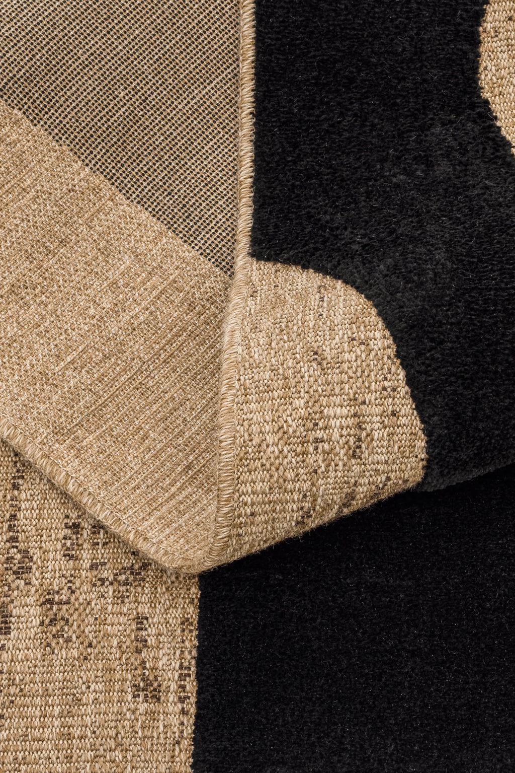 Tapis naturel avec motif en relief noir : PAL9489NOI PALMA