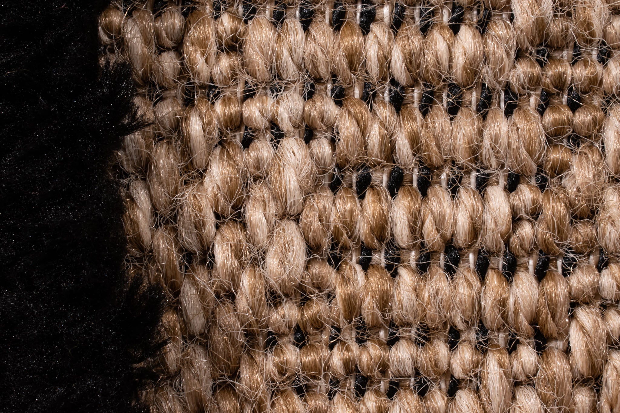 Tapis rustique avec motif noir : PAL9491NOI PALMA