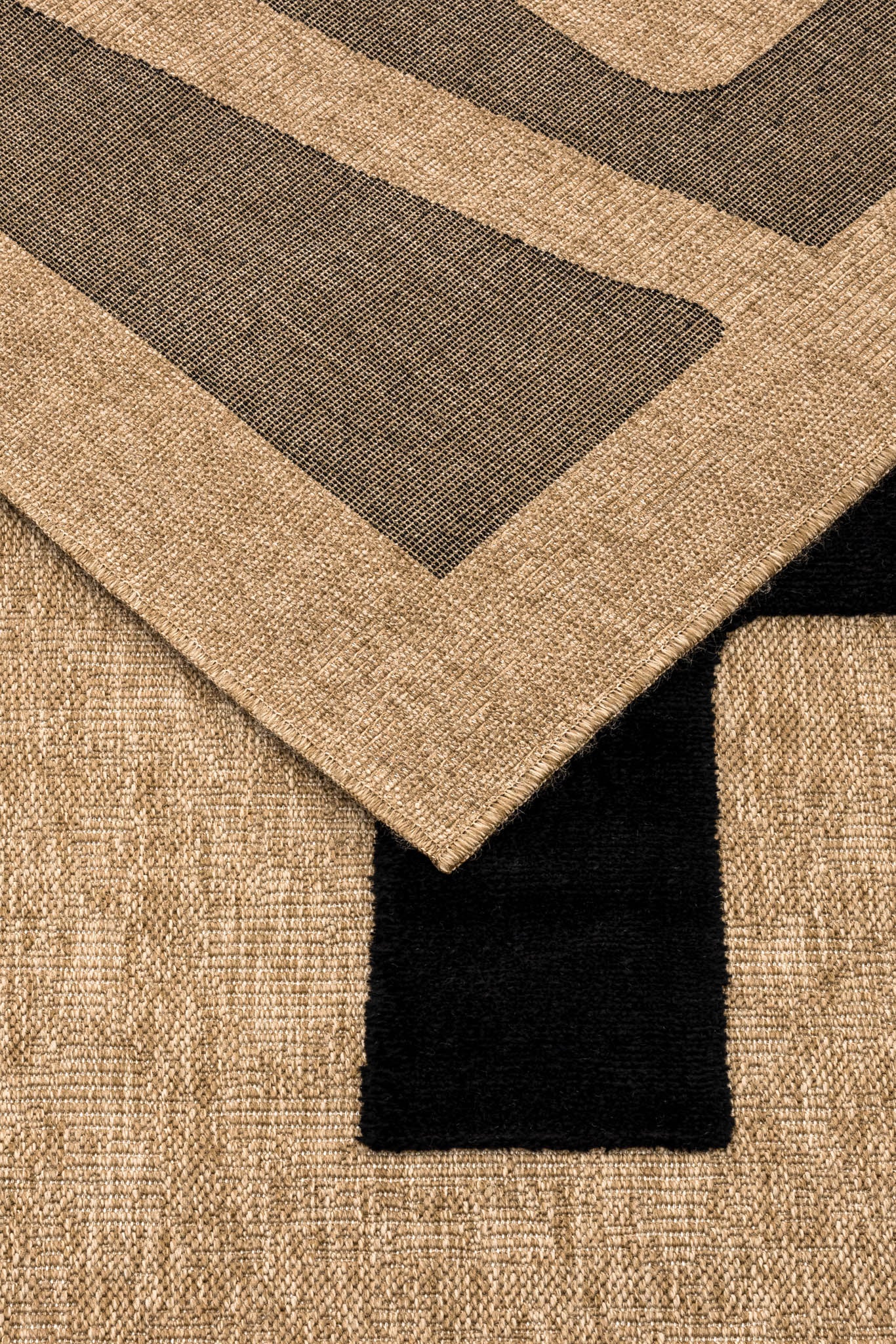 Tapis rustique avec motif noir : PAL9491NOI PALMA