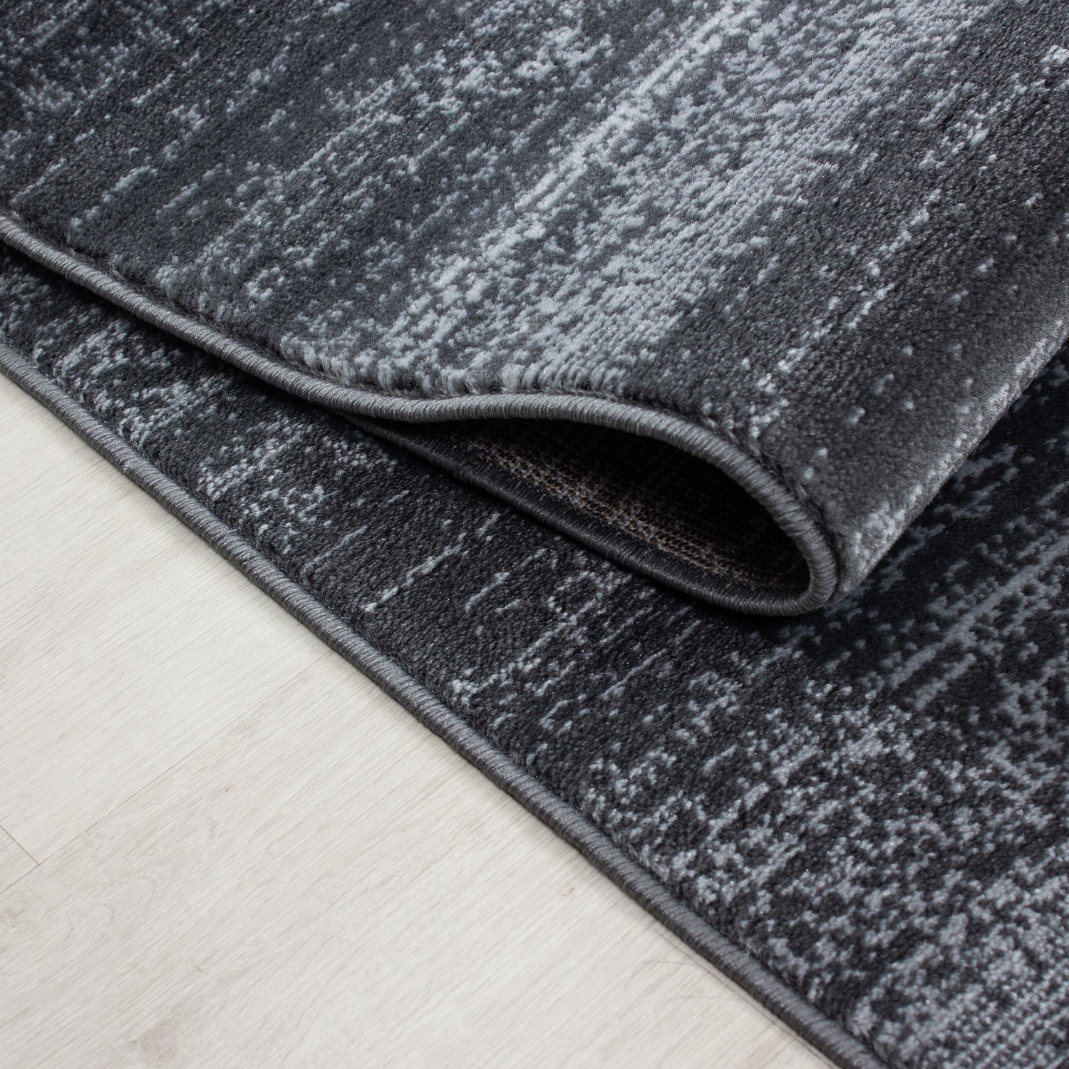PLUS - Tapis uni à poils courts gris - PLU8000GRI PLUS