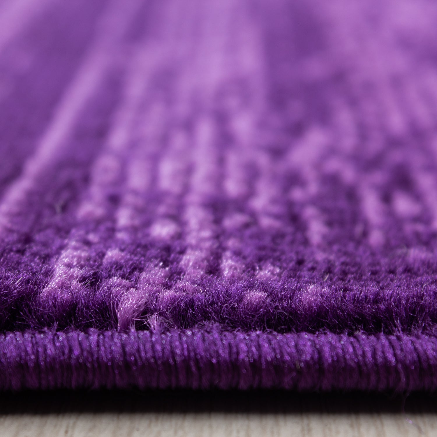 PLUS - Tapis uni à poils courts violet - PLU8000VIO PLUS