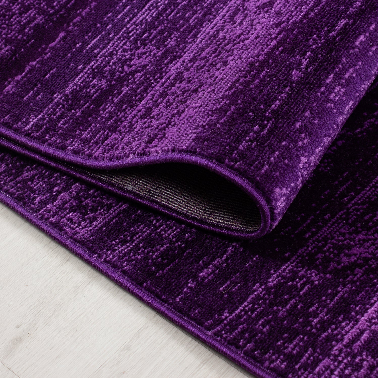 PLUS - Tapis uni à poils courts violet - PLU8000VIO PLUS
