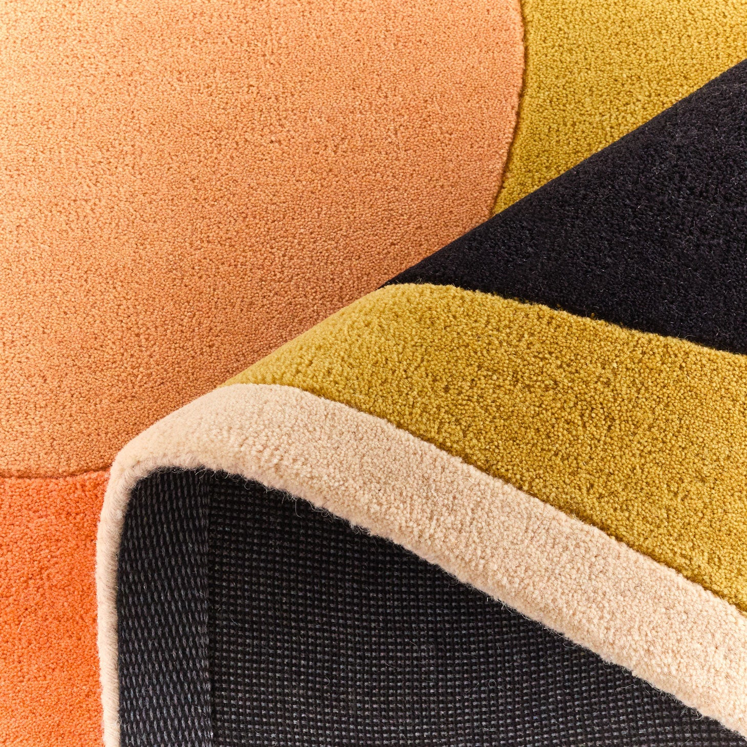 Nuage sucré – Tapis en laine coloré aux motifs géométriques Nuage sucré