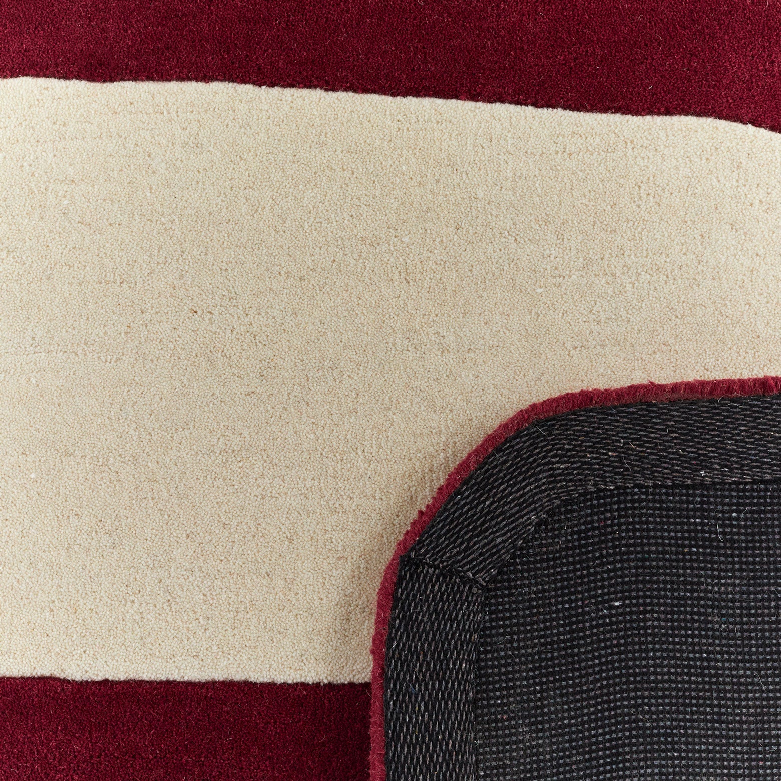 Rouge d'orage – Tapis en laine - Bordeaux Rouge d'orage