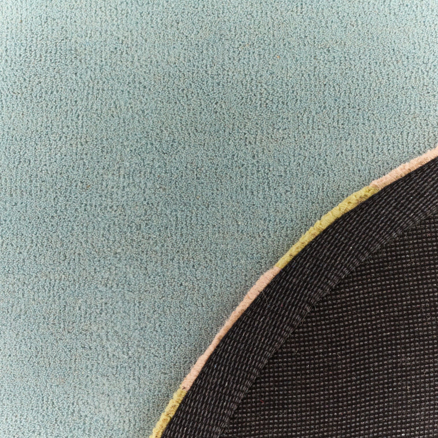 Rayon tendre – Tapis en laine aux teintes pastel Rayon tendre