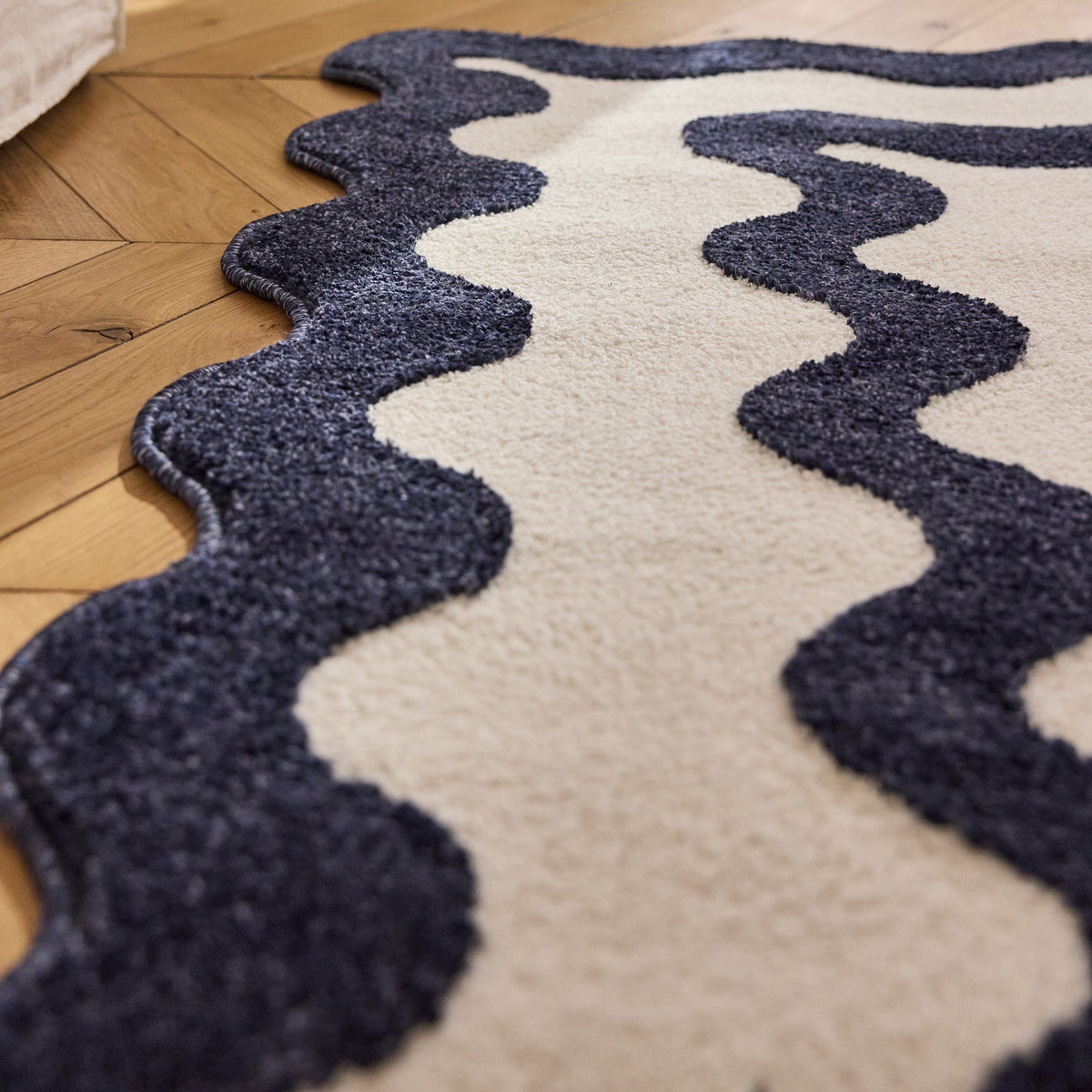 TERRA DEL SOL - Tapis intérieur bleu et écru à bords ondulés - TDS1040BLE Nazar rugs